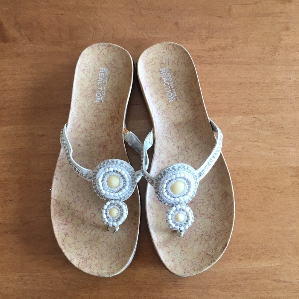 Kenneth Cole reaction size 9 flip flops